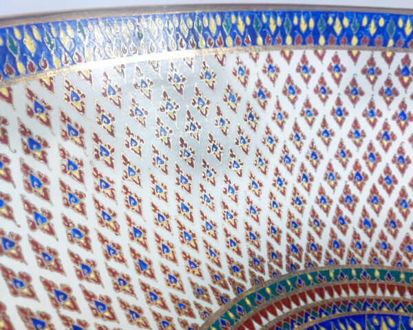 Close-up of Ivory Lotus sink’s golden details, showcasing the delicate craftsmanship.