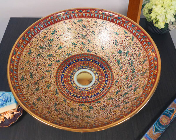 Top-down view showing rich pattern and dual-tone gold highlights.