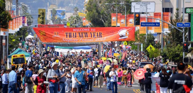 A photo from a Songkran celebration in Los Angeles—with both Thai people and non-Thais enjoying the festival.